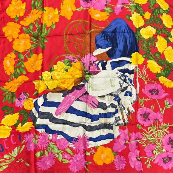 Gucci Accessories - 💎✨Authentic Gucci Floral Silk Twill Carre Scarf Multicolor
